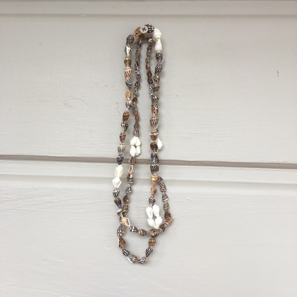 Boho Artisan handmade Shell Necklace. - Picture 5 of 7